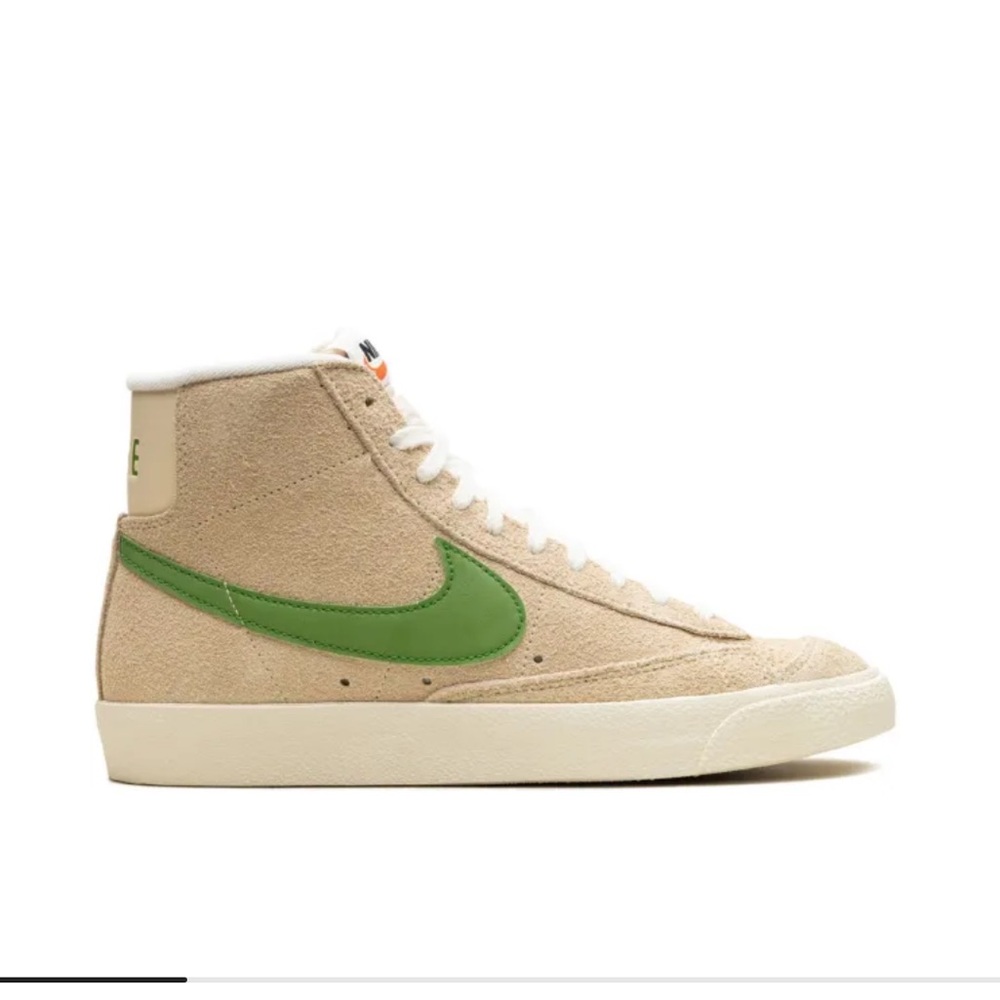 Nike Blazer Mid '77 Vintage Women's Shoes in Green
Size: 9.5
